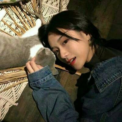 中秋咏怀借杜子美秋日述怀一百韵和寄柳州假鸣桑先生
